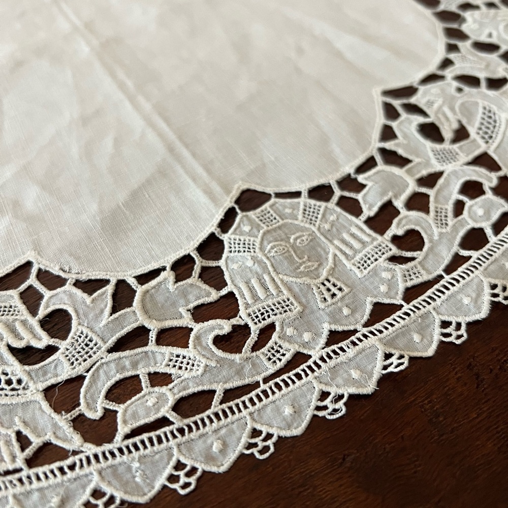 Egyptian Pharaoh Doilies, Rare Antique Embroidered Linens, Set of 2, Egypt - Picture 6 of 7